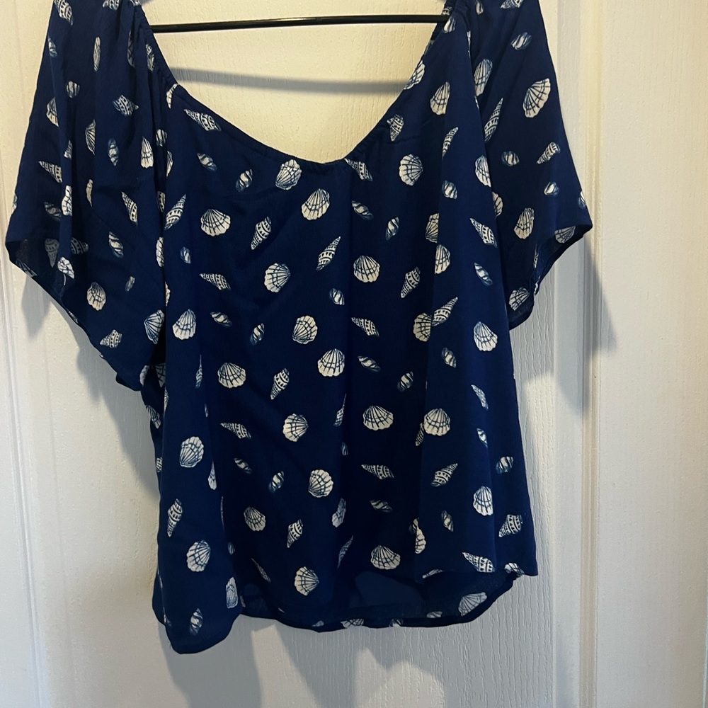 LOFT Navy Shell-Print Flutter Sleeve Top